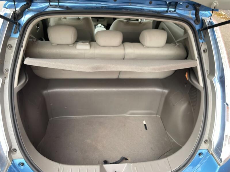 NISSAN LEAF