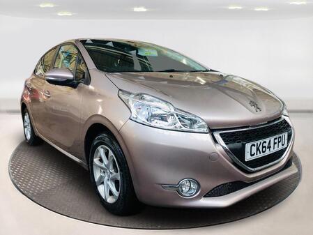 PEUGEOT 208
