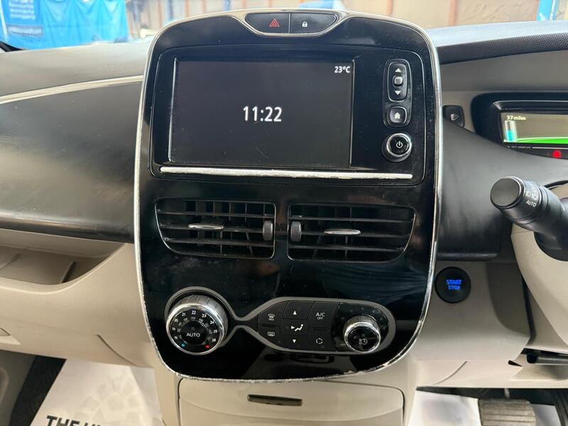 RENAULT ZOE