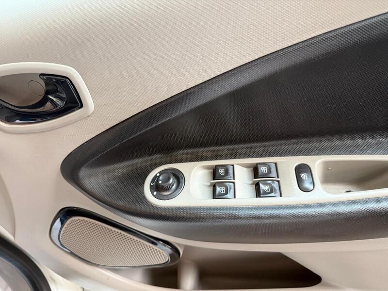 RENAULT ZOE